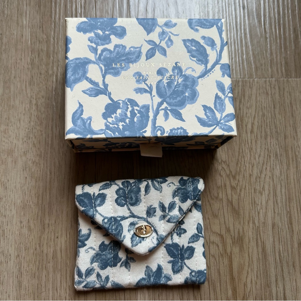 Szane Floral Quilted Pouch & Box